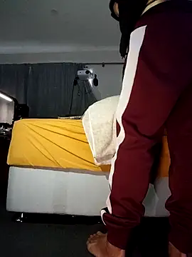 Snapshot of TheTree13 chatting on April 2026 06:45:02 PM TheTree13 online show from April 2026 06:45:02 PM