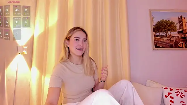 Assh lee  online show from December 2025 12:44:02 PM