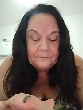 Yaya Mineira online show from March 2026 10:02:02 PM