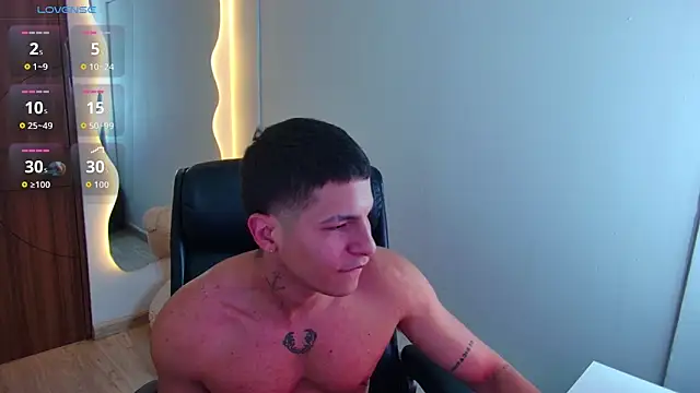 Snapshot of harrisoncuper chatting on June 2026 10:14:02 PM harrisoncuper online show from June 2026 10:14:02 PM