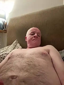 Snapshot of locallad88 chatting on February 2025 08:35:02 PM locallad88 online show from February 2025 08:35:02 PM