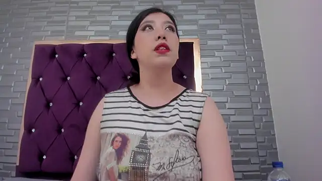 Snapshot of AntoneellaF chatting on December 2024 08:28:02 PM AntoneellaF online show from December 2024 08:28:02 PM