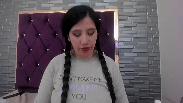 Snapshot of AntoneellaF chatting on January 2025 07:38:02 AM AntoneellaF online show from January 2025 07:38:02 AM