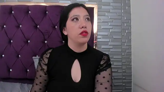 Snapshot of AntoneellaF chatting on January 2025 08:53:02 AM AntoneellaF online show from January 2025 08:53:02 AM