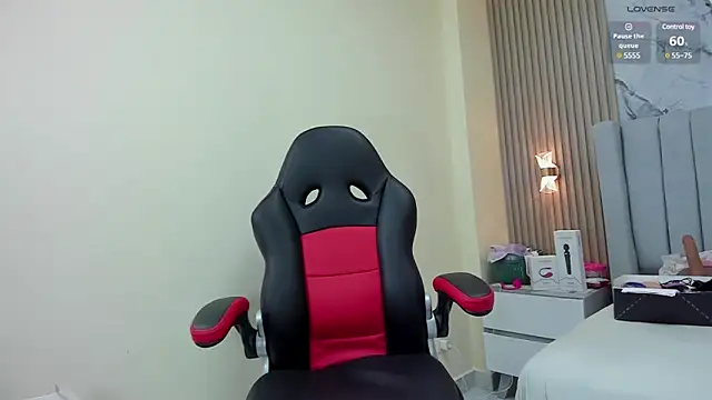 MAGIEVANS1 online show from February 2025 12:29:01 PM