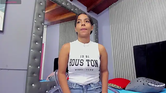 Snapshot of _Valeria_Brown chatting on December 2025 08:16:02 PM Valeria Brown online show from December 2025 08:16:02 PM