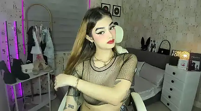 Snapshot of AlexandraMooree chatting on February 2025 04:48:02 PM AlexandraMooree online show from February 2025 04:48:02 PM