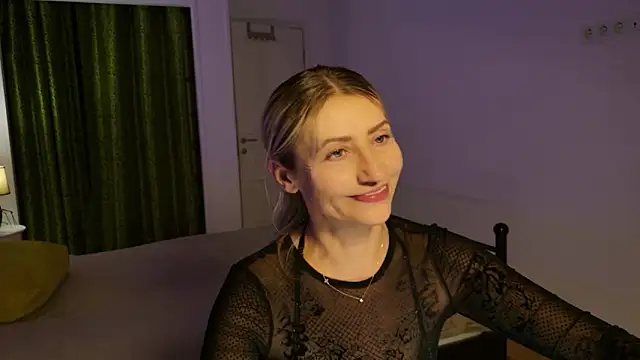 ZoeGrant online show from November 2025 08:53:01 PM