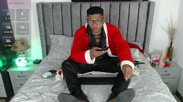 TomLover 12 online show from December 2024 09:40:02 PM