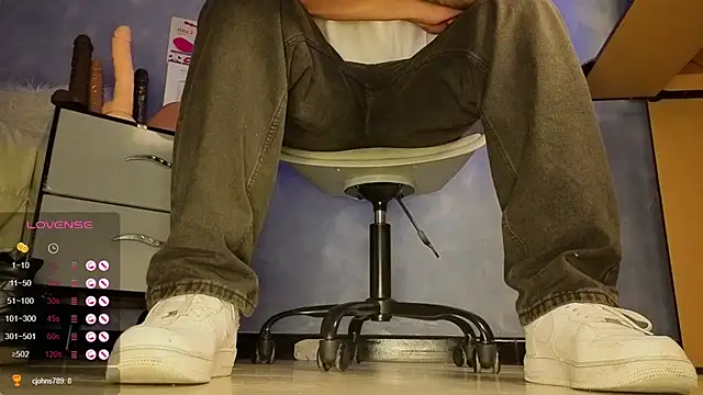 Snapshot of TomLover_12 chatting on March 2026 04:06:02 AM TomLover 12 online show from March 2026 04:06:02 AM