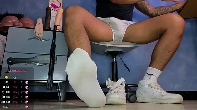 Snapshot of TomLover_12 chatting on March 2026 10:54:01 PM TomLover 12 online show from March 2026 10:54:01 PM