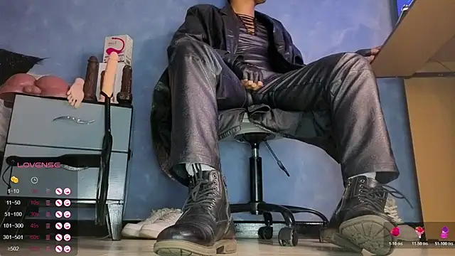 Snapshot of TomLover_12 chatting on April 2026 01:16:01 AM TomLover 12 online show from April 2026 01:16:01 AM