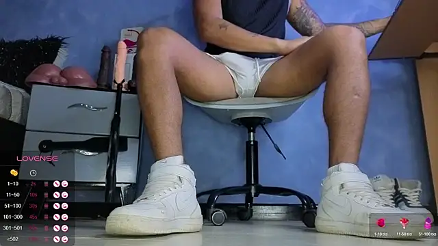 Snapshot of TomLover_12 chatting on April 2026 11:26:01 AM TomLover 12 online show from April 2026 11:26:01 AM