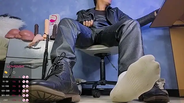 Snapshot of TomLover_12 chatting on April 2026 01:22:02 AM TomLover 12 online show from April 2026 01:22:02 AM