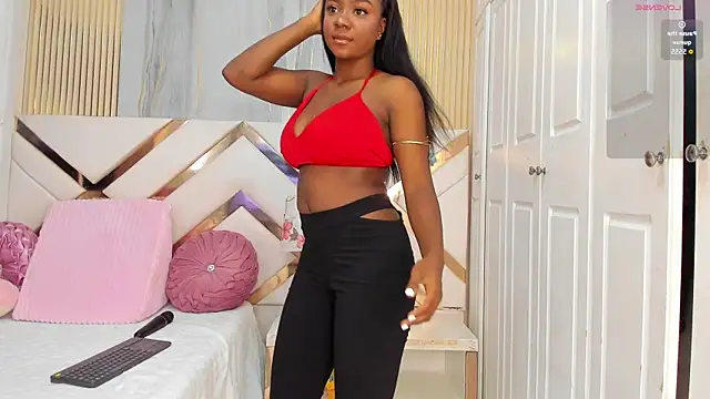 Snapshot of GianinaLewis chatting on April 2026 01:58:02 PM GianinaLewis online show from April 2026 01:58:02 PM