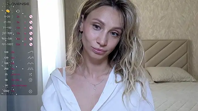 Snapshot of Alice_Wonders chatting on June 2026 09:47:02 AM Alice Wonders online show from June 2026 09:47:02 AM