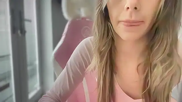 Snapshot of Lillymariee chatting on January 2025 12:27:02 PM Lillymariee online show from January 2025 12:27:02 PM