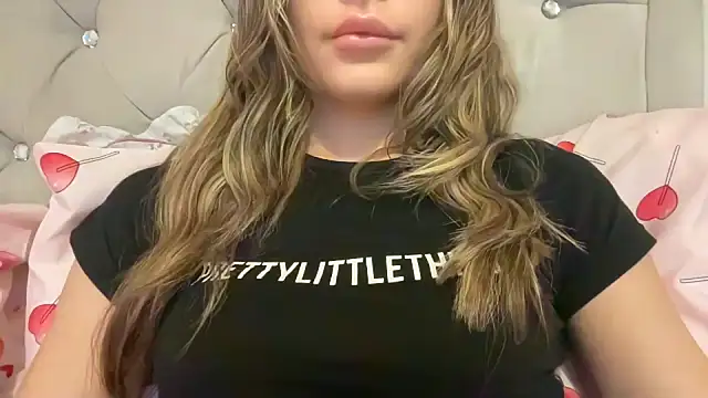 Snapshot of Lillymariee chatting on February 2025 04:46:01 PM Lillymariee online show from February 2025 04:46:01 PM