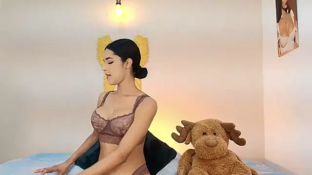 salome Collins 1 online show from April 2026 09:04:02 PM