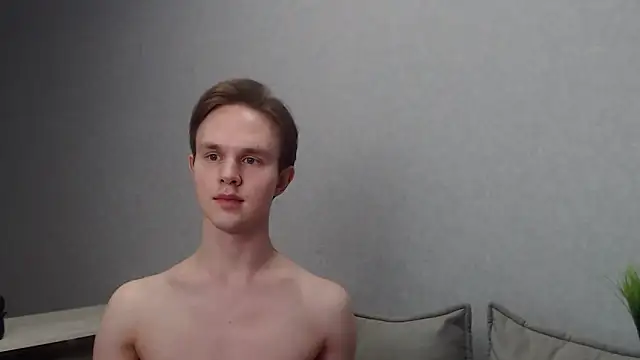 Snapshot of MartinMendez chatting on February 2025 03:20:01 PM MartinMendez online show from February 2025 03:20:01 PM