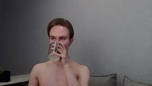 Snapshot of MartinMendez chatting on February 2025 09:37:01 AM MartinMendez online show from February 2025 09:37:01 AM