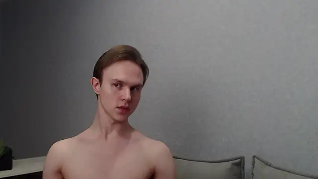 Snapshot of MartinMendez chatting on February 2025 03:38:02 PM MartinMendez online show from February 2025 03:38:02 PM