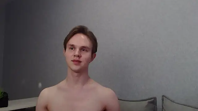 Snapshot of MartinMendez chatting on March 2025 12:45:01 PM MartinMendez online show from March 2025 12:45:01 PM