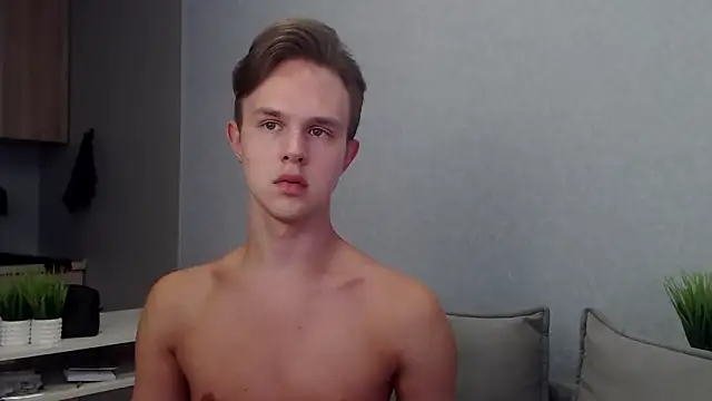 Snapshot of MartinMendez chatting on September 2025 06:57:01 AM MartinMendez online show from September 2025 06:57:01 AM