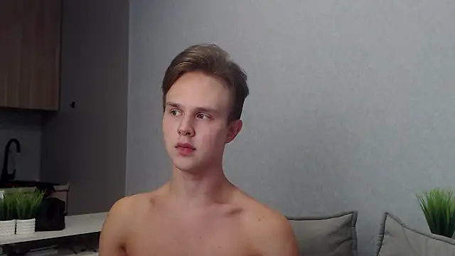 Snapshot of MartinMendez chatting on September 2025 01:02:02 PM MartinMendez online show from September 2025 01:02:02 PM