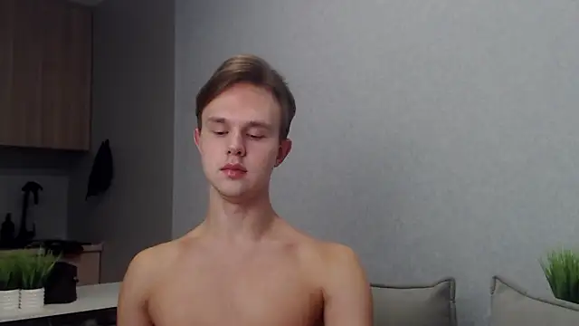 Snapshot of MartinMendez chatting on October 2025 12:37:01 PM MartinMendez online show from October 2025 12:37:01 PM