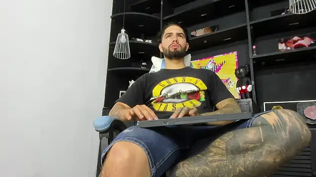 matteosantos online show from February 2025 08:57:01 PM