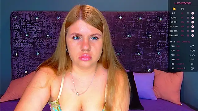 Snapshot of NoraBigAss chatting on September 2025 01:06:02 AM NoraBigAss online show from September 2025 01:06:02 AM