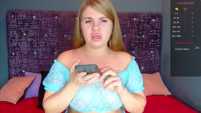 Snapshot of NoraBigAss chatting on October 2025 01:13:02 AM NoraBigAss online show from October 2025 01:13:02 AM