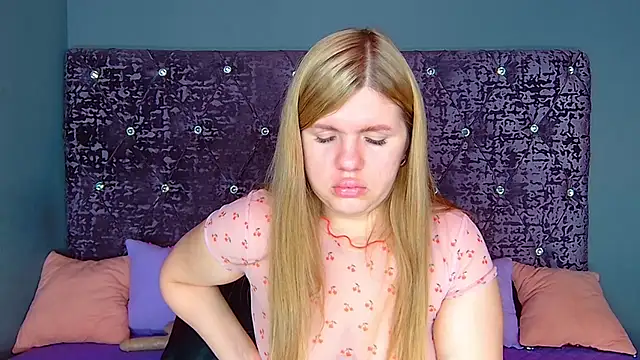 Snapshot of NoraBigAss chatting on November 2025 01:04:02 AM NoraBigAss online show from November 2025 01:04:02 AM