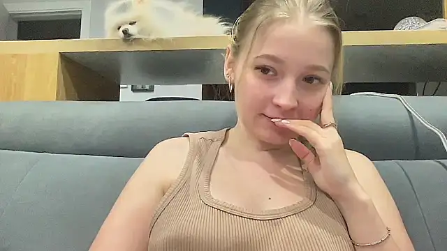 Snapshot of CharmingSarah chatting on January 2025 05:56:01 PM CharmingSarah online show from January 2025 05:56:01 PM