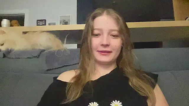 Snapshot of CharmingSarah chatting on April 2026 04:04:01 PM CharmingSarah online show from April 2026 04:04:01 PM