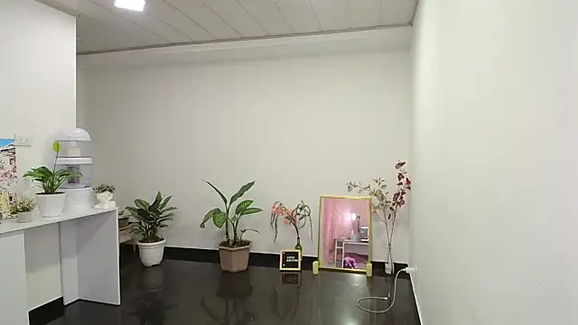 Snapshot of NicoleCortez chatting on December 2024 03:43:01 AM NicoleCortez online show from December 2024 03:43:01 AM