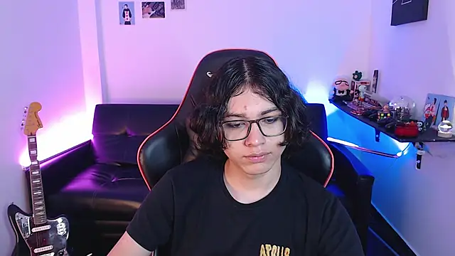 Snapshot of malik_harrison__ chatting on December 2024 05:44:01 PM malik harrison   online show from December 2024 05:44:01 PM