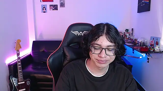 Snapshot of malik_harrison__ chatting on December 2024 05:21:02 PM malik harrison   online show from December 2024 05:21:02 PM