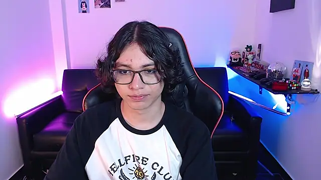 Snapshot of malik_harrison__ chatting on December 2024 05:54:02 PM malik harrison   online show from December 2024 05:54:02 PM