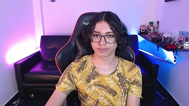 Snapshot of malik_harrison__ chatting on December 2024 05:47:02 PM malik harrison   online show from December 2024 05:47:02 PM