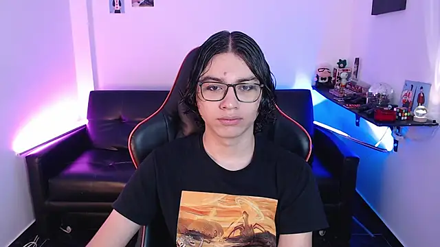 Snapshot of malik_harrison__ chatting on December 2024 03:00:01 PM malik harrison   online show from December 2024 03:00:01 PM