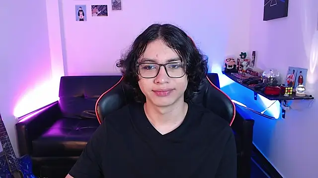 Snapshot of malik_harrison__ chatting on December 2024 04:11:02 PM malik harrison   online show from December 2024 04:11:02 PM