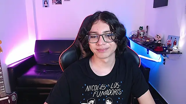 Snapshot of malik_harrison__ chatting on January 2025 05:42:02 PM malik harrison   online show from January 2025 05:42:02 PM