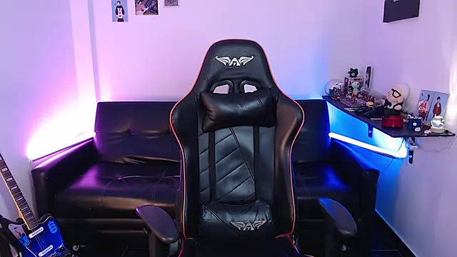 Snapshot of malik_harrison__ chatting on January 2025 02:35:02 PM malik harrison   online show from January 2025 02:35:02 PM