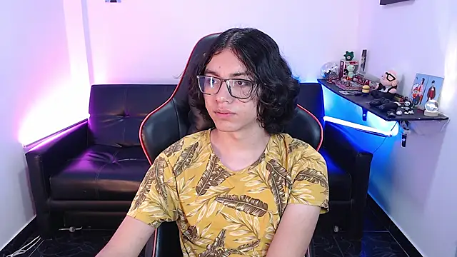 Snapshot of malik_harrison__ chatting on January 2025 11:34:02 PM malik harrison   online show from January 2025 11:34:02 PM