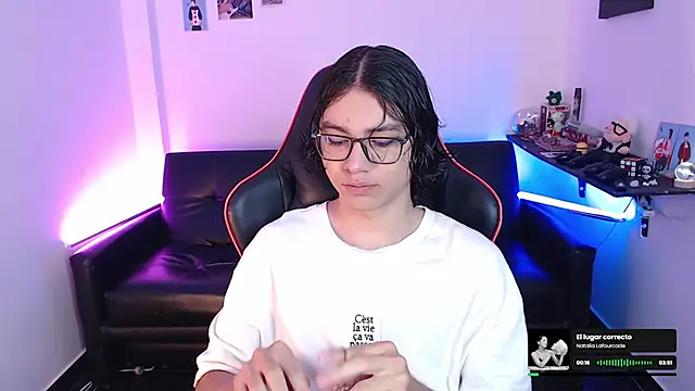 Snapshot of malik_harrison__ chatting on January 2025 01:52:01 PM malik harrison   online show from January 2025 01:52:01 PM