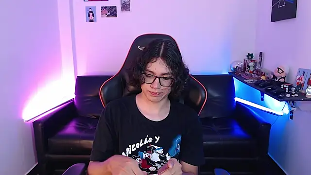 Snapshot of malik_harrison__ chatting on January 2025 06:17:02 PM malik harrison   online show from January 2025 06:17:02 PM