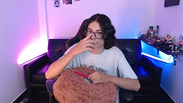 Snapshot of malik_harrison__ chatting on January 2025 04:54:02 PM malik harrison   online show from January 2025 04:54:02 PM