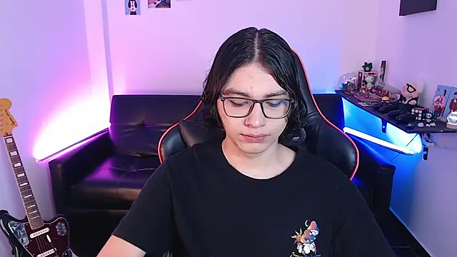 Snapshot of malik_harrison__ chatting on January 2025 01:36:01 PM malik harrison   online show from January 2025 01:36:01 PM